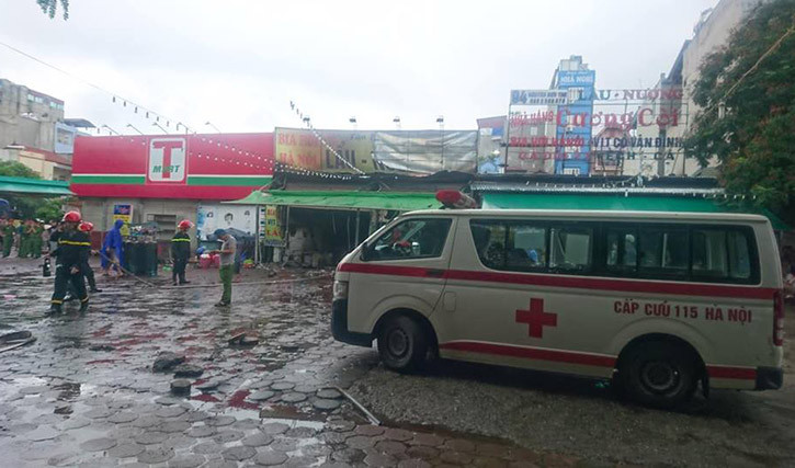 Bước đầu xác định có một nữ nhân viên quê ở Hà Nam bị mắc kẹt trên tầng 2 và thiệt mạng.