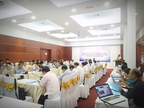 Toàn cảnh hội nghị.