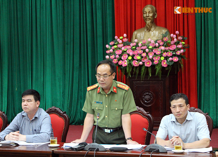 Đại tá Nguyễn Thanh Tùng - Phó GĐ Công an TP Hà Nội thông tin với báo chí.
