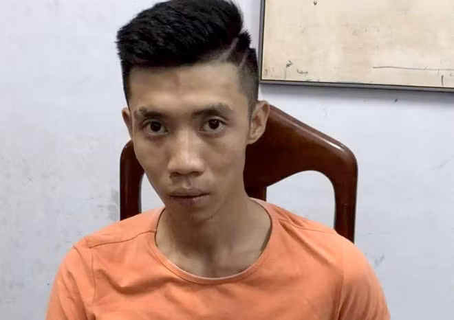 Lục tại cơ quan công an.