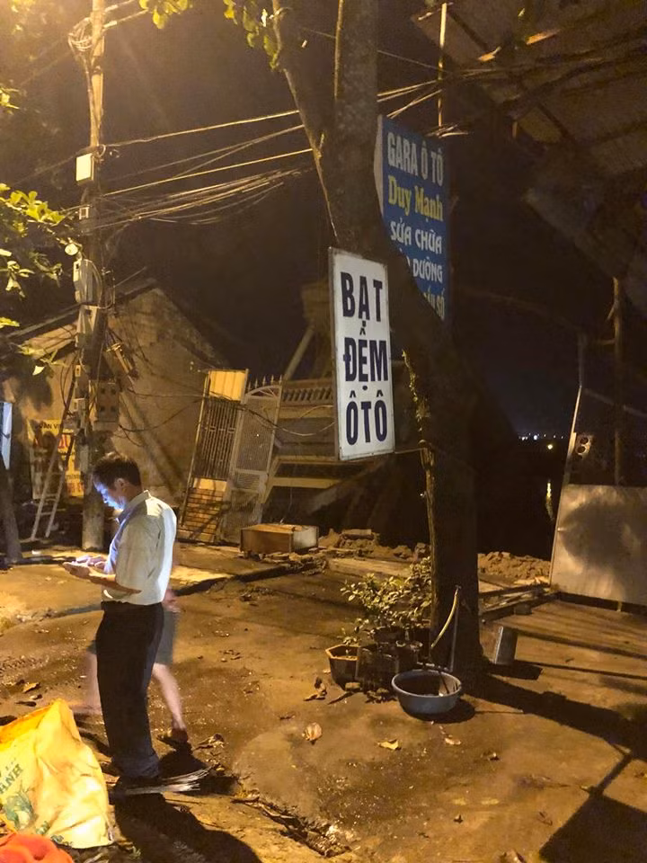 Hoa Binh: Kinh hoang 7 ngoi nha bi do xuong song Da