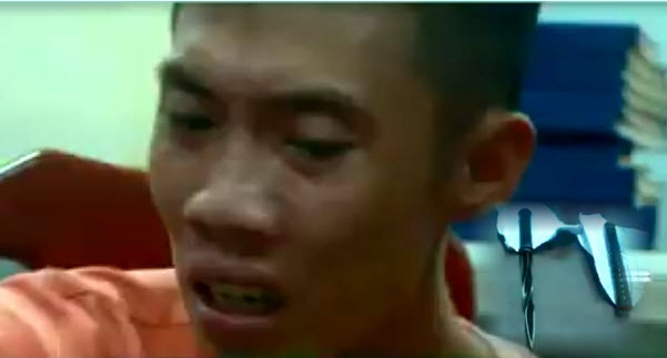 Lục khóc vì hối hận hay không kiềm chế được cảm xúc khi gặp người thân?