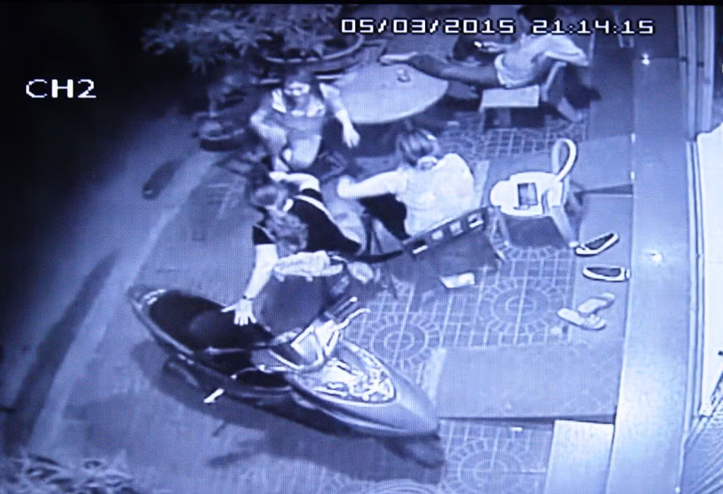 Hiện trường vụ việc được camera nhà ông Hậu ghi lại.