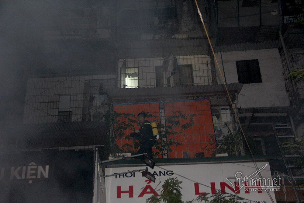 HN: Khu tap the chay lon, nhieu nguoi mac ket-Hinh-4