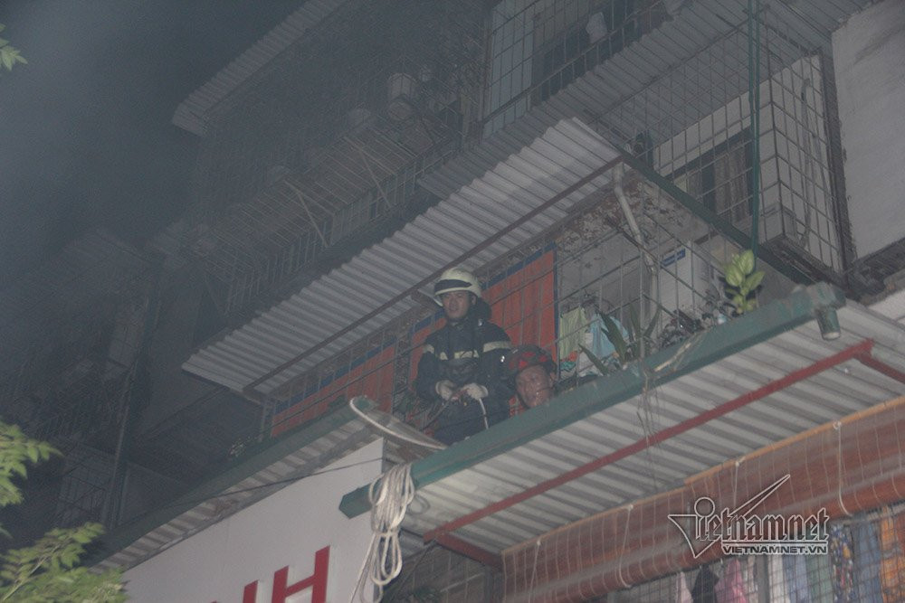 HN: Khu tap the chay lon, nhieu nguoi mac ket-Hinh-8