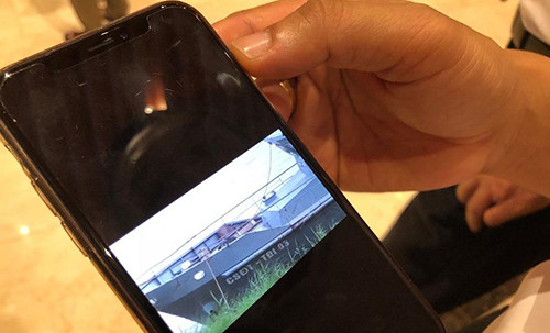 Tàu "cát tặc" lộng hành gần cách tàu của lực lượng cảnh sát đường thủy có số hiệu CSĐT – TDI 03.