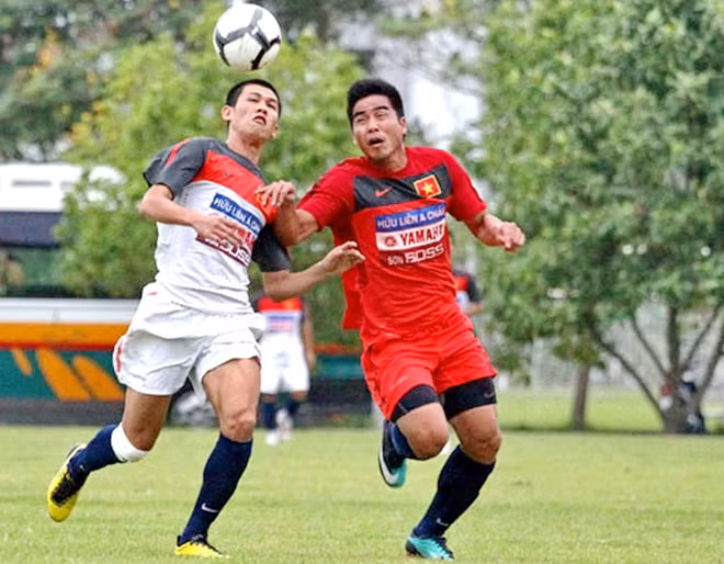 Từ Hữu Phước (áo trắng, bên trái). Ảnh: CA.