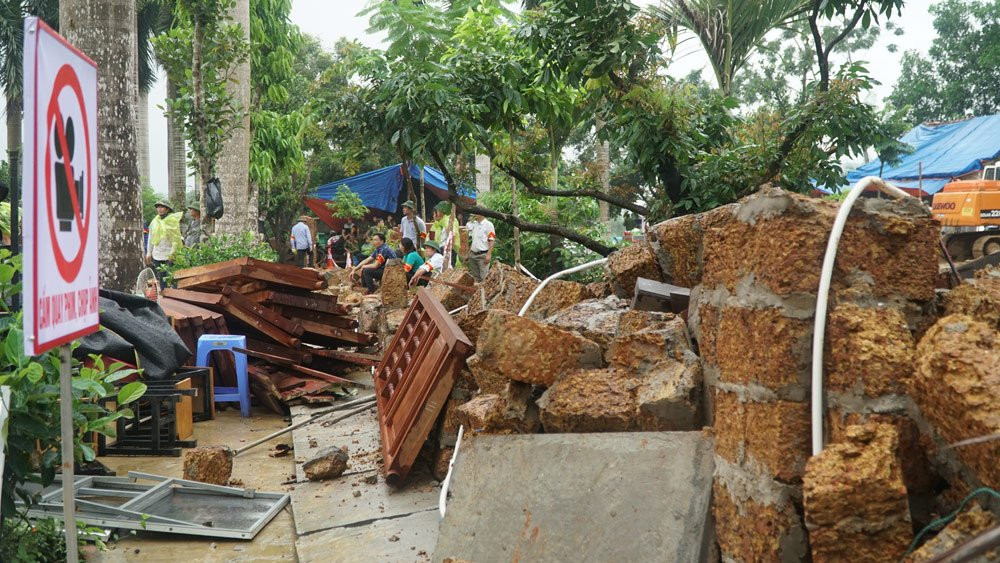 UBND xã Yên Bài và UBND huyện Ba Vì đã nhiều lần lập biên bản, xử lý vi phạm hành chính, yêu cầu chủ đầu tư dừng xây dựng, tháo dỡ những hạng mục vi phạm. Tuy nhiên, chủ đầu tư không tự giác chấp hành.