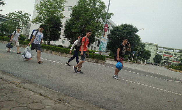 Trong khi đó, ở phía Trung tâm xảy ra sự việc thì đến khoảng 14h cùng ngày đã đồng loạt cho các học viên về quê, tạm dừng việc học.