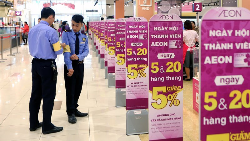 Mới đây Bộ trưởng Công Thương đã phải yêu cầu dừng nghị định quản lý phân phối do nhiều quy định bất hợp lý