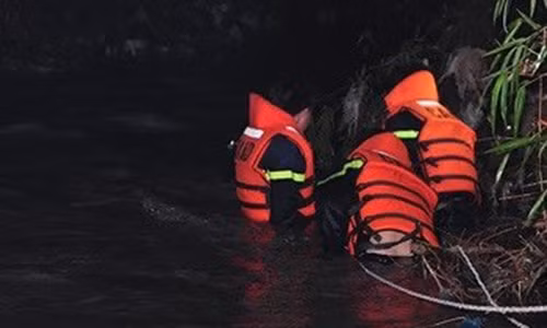 Cơ quan chức năng tích cực tìm kiếm nạn nhân.