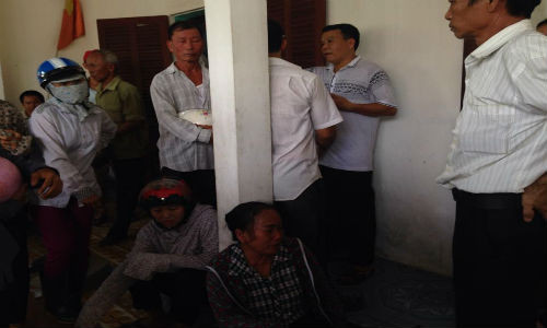 Bang hoang phat hien me va con trai 26 thang tuoi treo co chet