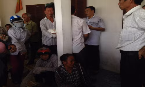 Bang hoang phat hien me va con trai 26 thang tuoi treo co chet