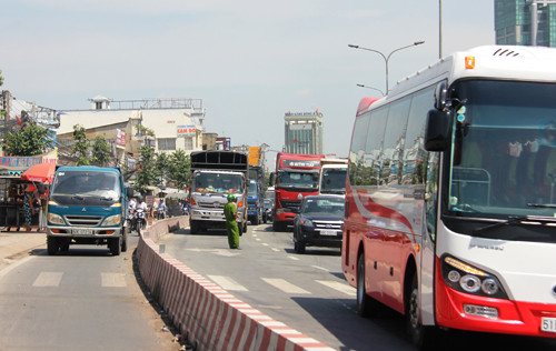 Vo dau don nhat thi the chong sau vu tai nan tren QL51-Hinh-2