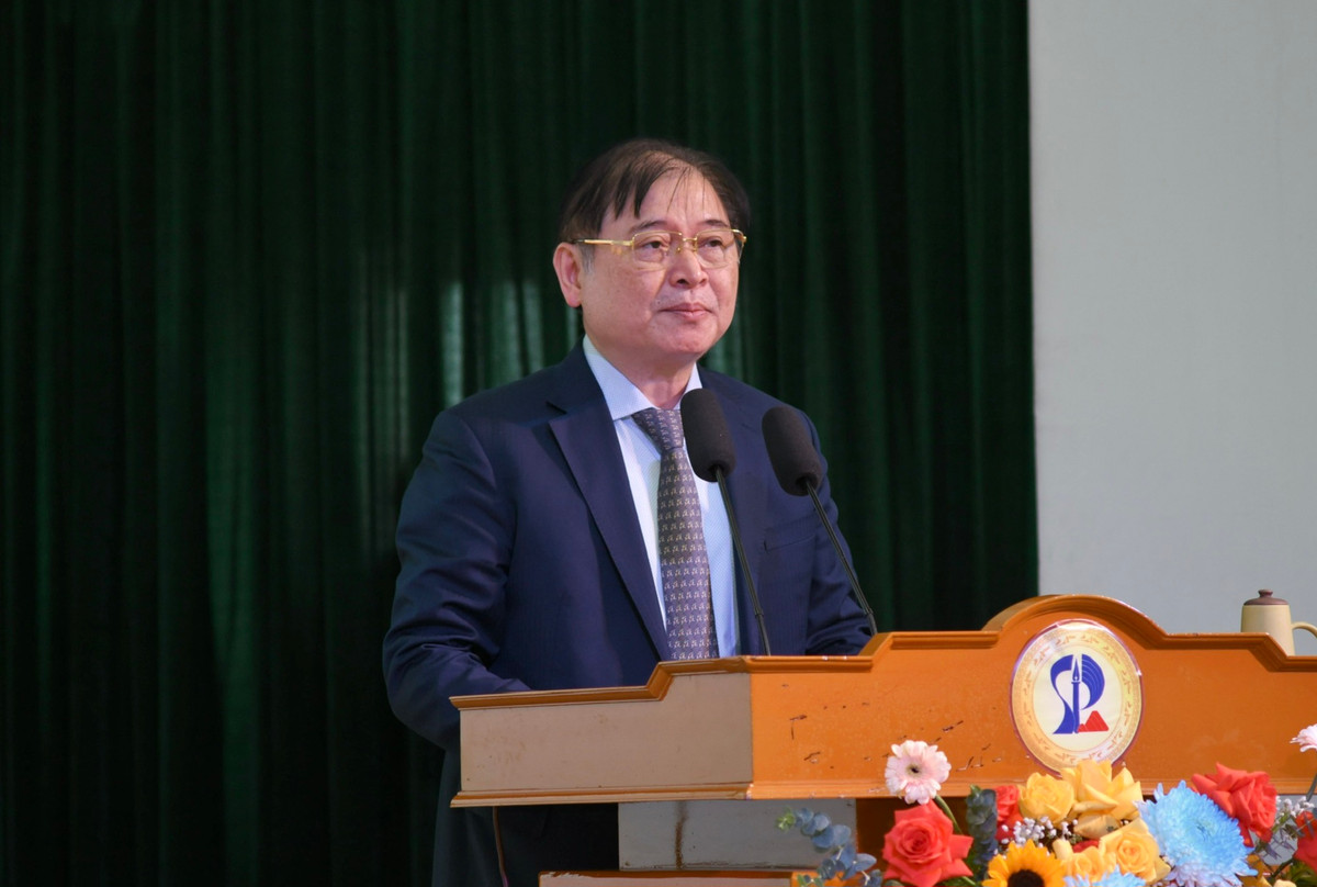 De xuat nhung quyet sach phat trien nganh Toan hoc