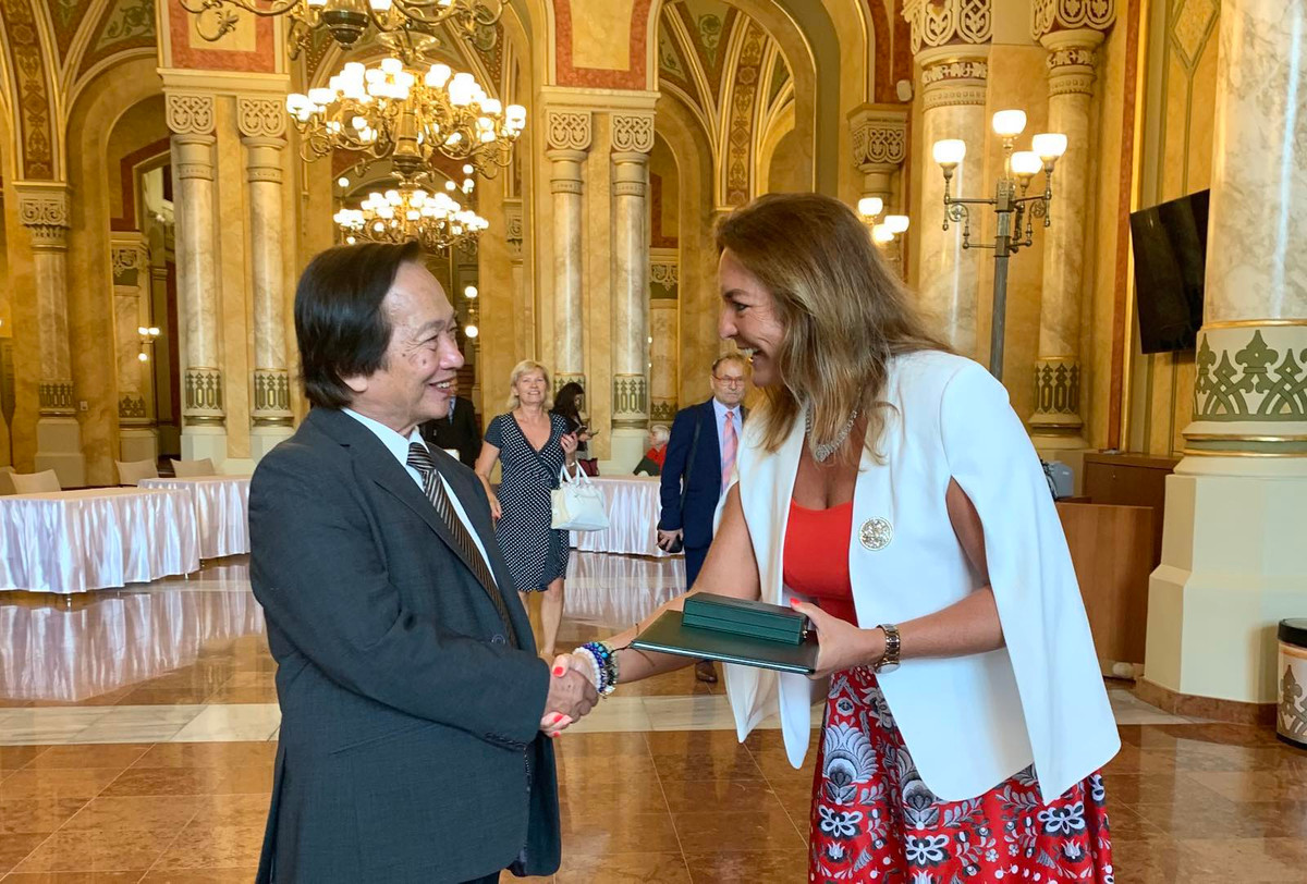 Giao su Bui Minh Phong: Toan hoc la tinh yeu dich thuc