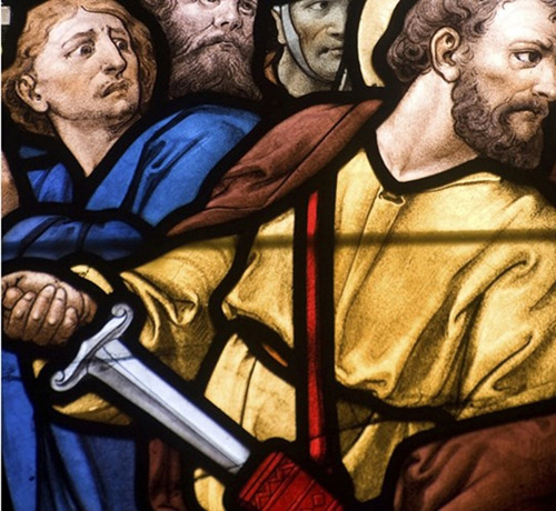 6. Thanh kiếm của Thánh Peter: Có nhiều truyền thuyết về thanh kiếm này, từ việc cắt tai người hầu đến mang lại sự bảo vệ và sức mạnh.