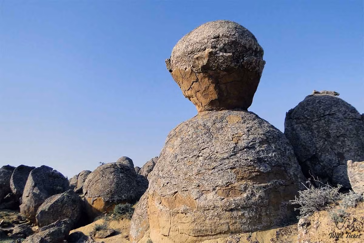 Cho đến nay, nguồn gốc và mục đích thực sự của những quả cầu đá ở Tân Cương vẫn là một bí ẩn chưa có lời giải đáp chính xác. Các nhà khoa học tiếp tục nghiên cứu và tìm kiếm câu trả lời cho hiện tượng kỳ lạ này. Những khám phá trong tương lai có thể sẽ mang lại ánh sáng mới về một trong những bí ẩn lớn nhất của thế giới tự nhiên