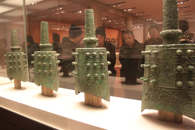 Cuối cùng, sau gần một tháng, nhờ công nghệ sửa chữa tiên tiến, 16 mảnh đồng phế liệu đã được ghép lại với nhau, từ đó đã giữ được cổ vật có giá trị lịch sử và văn hóa của quốc gia.