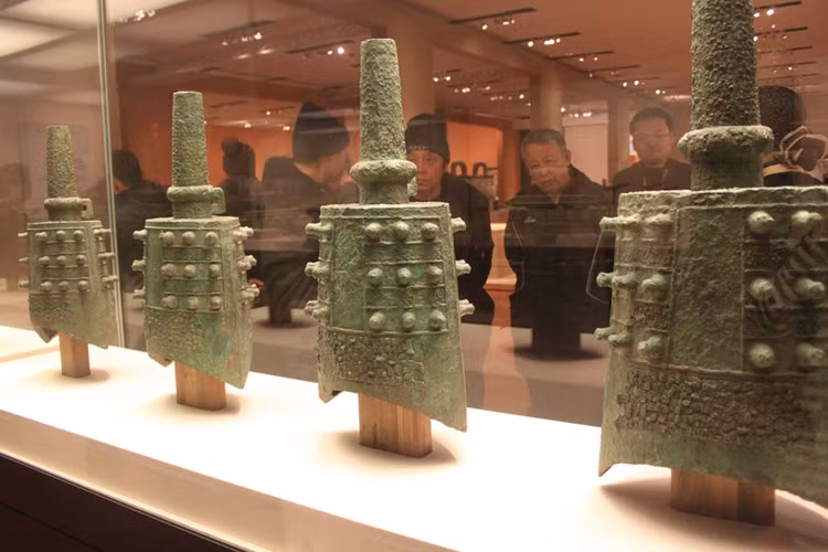 Cuối cùng, sau gần một tháng, nhờ công nghệ sửa chữa tiên tiến, 16 mảnh đồng phế liệu đã được ghép lại với nhau, từ đó đã giữ được cổ vật có giá trị lịch sử và văn hóa của quốc gia.