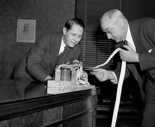 CFC cũng bị loại bỏ dần theo Nghị định thư Montreal năm 1987, và lỗ thủng tầng ozone đang dần cải thiện, nhưng phải mất khoảng nửa thế kỷ nữa để hồi phục hoàn toàn.