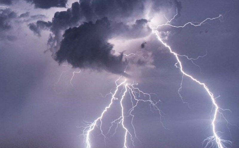 4. Quy tắc 30/30 không còn áp dụng: Quy tắc 30/30 là quy tắc bắt đầu đếm sau khi thấy sét và nếu nghe thấy tiếng sấm trong vòng 30 giây, bạn cần lẩn trốn. Tuy nhiên, quy tắc này đã không còn áp dụng vì sấm sét không dễ dàng để dự đoán.