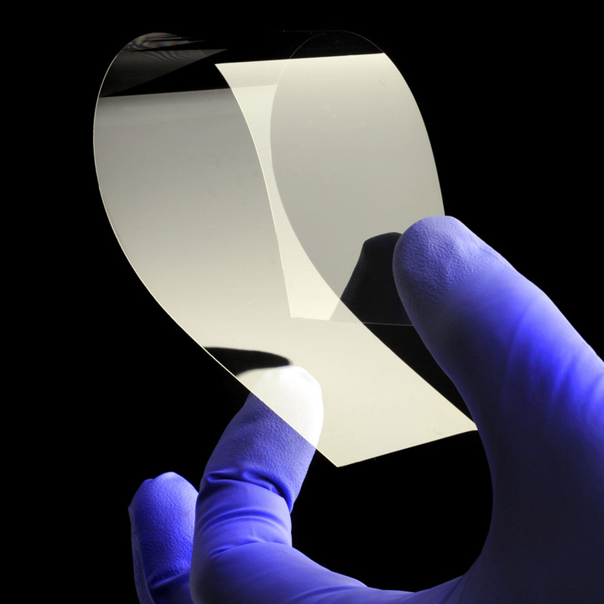 Hiện tại, công ty Corning đã phát triển loại thủy tinh dẻo Willow Glass, tương tự về tính năng nhưng xuất hiện muộn hàng nghìn năm.