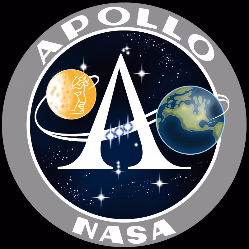 Chương trình Apollo (tiếng Anh: Apollo program, còn được biết đến là project Apollo), là chương trình đưa người vào vũ trụ thứ ba của Hoa Kỳ do NASA thực hiện, đã thành công trong việc chuẩn bị và đưa những người đầu tiên lên Mặt Trăng từ năm 1968 đến năm 1972.