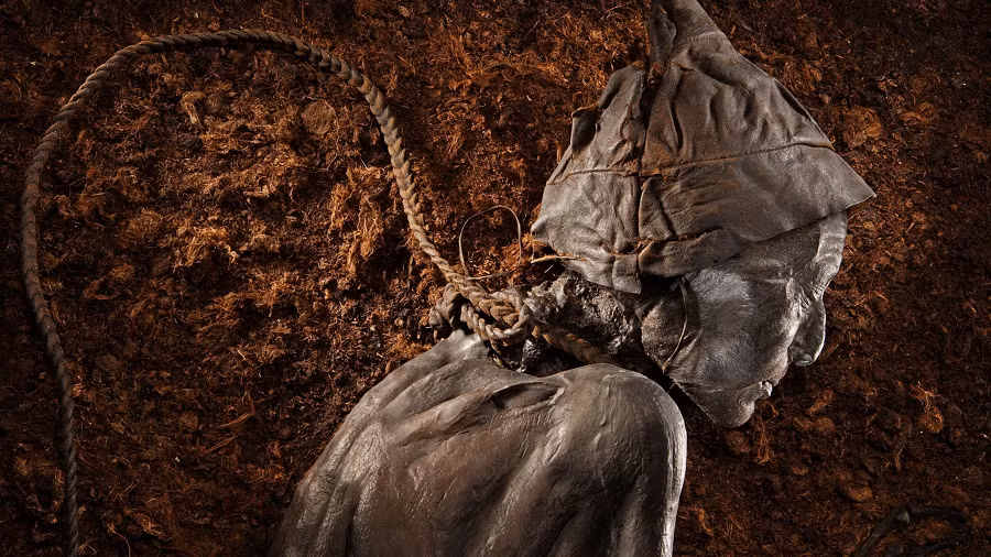 5. Tollund Man: Xác ướp này được tìm thấy trong đống than bùn ở Đan Mạch, vẫn giữ nguyên được một phần của mặt và cơ thể.