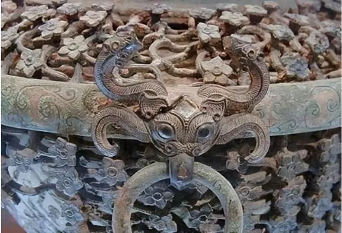 Đây là một phát hiện quan trọng, bởi những vật thể này được khảo cổ học xác định là từ thời Chiến Quốc (476 TCN - 221 TCN