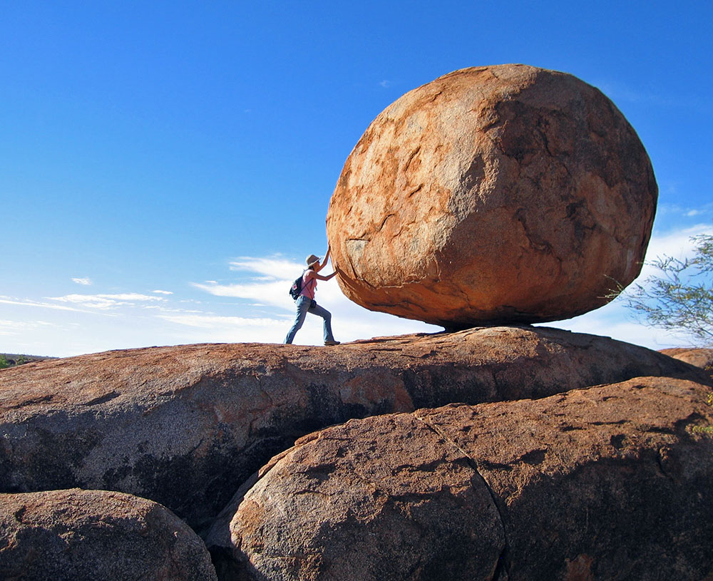 Khu vực này ban đầu được đặt tên là Khu bảo tồn Devils Marbles vào năm 1961, sau đó được đổi tên thành Khu bảo tồn Devil's Marbles vào năm 1979.