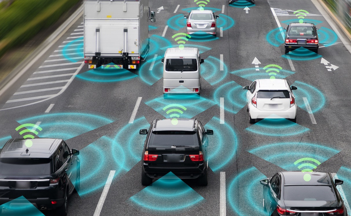 1. Công nghệ V2V (Vehicle-to-Vehicle): Cho phép các xe ô tô giao tiếp và trao đổi thông tin với nhau để ngăn chặn tai nạn.