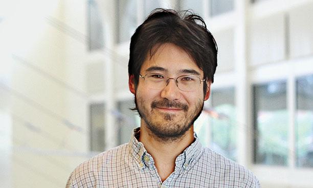 3. Christopher Hirata: Với chỉ số IQ đáng kinh ngạc lên đến 225, Hirata đã đạt được nhiều thành tựu ấn tượng, từ việc giành Huy chương Vàng Olympic Vật lý Thế giới khi chỉ mới 13 tuổi, cho đến làm việc cho NASA và nhận bằng tiến sĩ ở Đại học Princeton khi mới 22 tuổi.