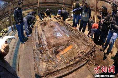 Vào năm 2011, một lăng mộ cổ thuộc về Hải Hôn Hầu, cháu trai của Hán Vũ Đế, được khai quật tại tỉnh Giang Tây, Trung Quốc.