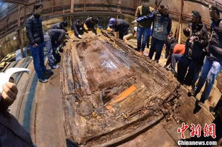 Vào năm 2011, một lăng mộ cổ thuộc về Hải Hôn Hầu, cháu trai của Hán Vũ Đế, được khai quật tại tỉnh Giang Tây, Trung Quốc.