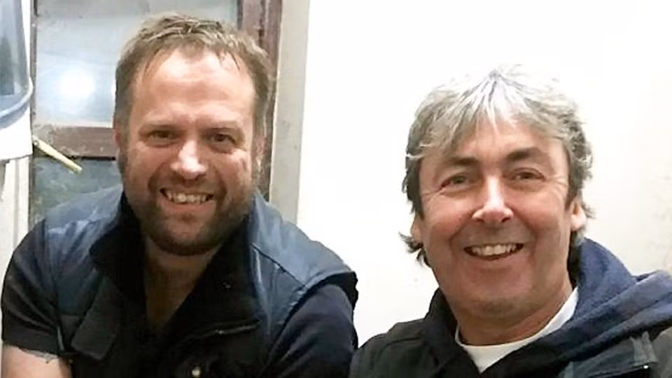 Một đồng xu được định giá lên tới 5.000 bảng Anh và một số khác có giá trị đến 3.000 bảng Anh. Đây được cho là kho báu lớn nhất được tìm thấy ở Ireland và được ước tính có giá trị ít nhất 100.000 bảng Anh (hơn 3 tỷ đồng). Sau khi tìm thấy, Paul Raynard chia đều phần thưởng cho người chủ đất.