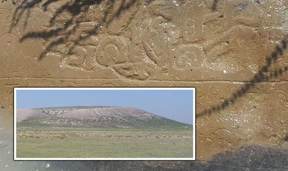 Tuy nhiên, tấm bia này chỉ ra rằng Türkmen-Karahöyük có thể là thủ đô của Hartapu, trung tâm của cuộc chinh phục cổ đại của vua Midas và Phrygia.