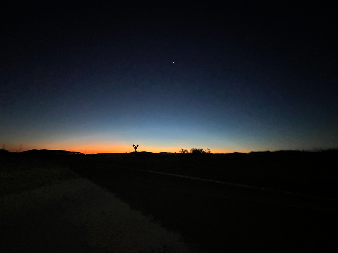 Chúng thường được quan sát từ một khu vực đặc biệt trên Quốc lộ Hoa Kỳ 90.