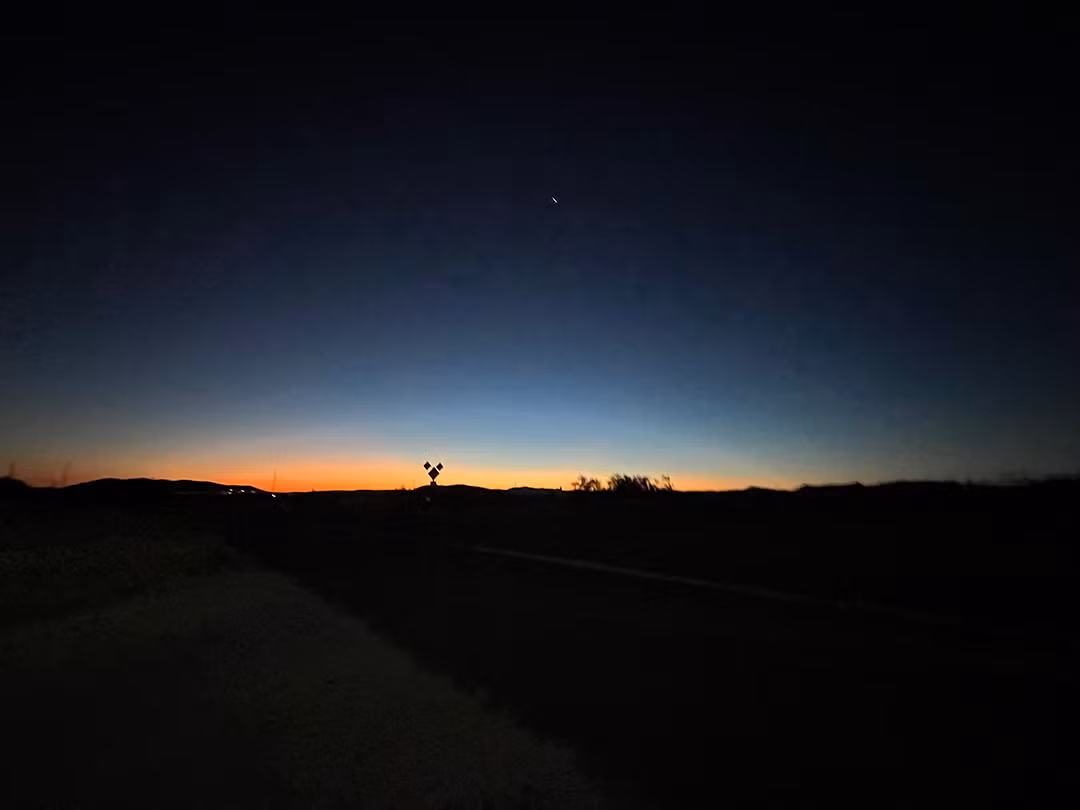 Chúng thường được quan sát từ một khu vực đặc biệt trên Quốc lộ Hoa Kỳ 90.