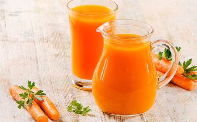 Uống cà rốt mỗi ngày sẽ giúp chị em đảm bảo được tính đàn hồi và giúp bề mặt da luôn căng mịn. Ảnh minh họa: Internet