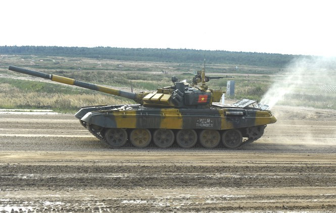 Tuy nhiên, vì lý do khách quan, lượt ba của trận bán kết 1 bảng 2 đã phải dừng 50 phút. Ngay khi trận đấu tiếp tục, kíp xe số 3 gồm Trưởng xe Phạm Văn Anh, pháo thủ Phan Anh Tuấn và lái xe Nguyễn Tiến Chiến đã vào trận với tinh thần hết sức khẩn trương.