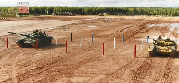 Trong trận bán kết này, mỗi kíp xe của Đội tuyển Xe tăng QĐND Việt Nam thực hiện 4 vòng chạy: Vòng 1 bắn súng máy phòng không với bia số 25 (máy bay trực thăng) và bia số 11 (pháo chống tăng) với khoảng cách từ 800 đến 1.000m; Vòng 2 bắn súng máy song song với 3 bia số 9 (Súng chống tăng); vòng 3 thi tốc độ; vòng 4 bắn pháo hành tiến với 3 mục tiêu bia số 12 (xe tăng) ở khoảng cách 1.600m, 1.700m và 1.800m.