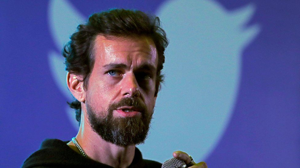 Theo các chuyên gia, sở dĩ dòng tweet dưới dạng NFT dài 20 ký tự của CEO Twitter Jack Dorsey được bán với giá cao như vậy vì tính "duy nhất" và được ghi lại bởi các hợp đồng thông minh trên blockchain. Bất cứ người nào cũng có thể kiểm chứng điều này.