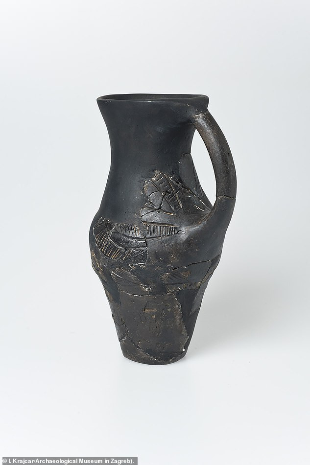 Người dân thuộc nền văn minh Lasinja sống chủ yếu nhờ công việc chăn nuôi gia súc.