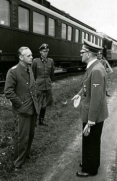 Không chỉ có kích thước khủng, Hitler muốn siêu đoàn tàu được trang trí xa hoa, lộng lẫy và có nhiều tiện ích. Trên tàu có cả nhà hàng, rạp chiếu phim, tiệm cắt tóc, phòng xông hơi khô...