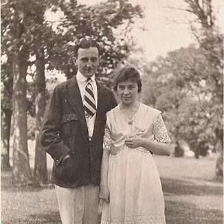 Không chỉ làm việc cho Riverbank, bà Elizebeth còn làm việc cho Cục tình báo chiến lược OSS (tiền thân của Cục tình báo trung ương Mỹ - CIA) trong việc phá mã những mật mã khó giải của Đức quốc xã.