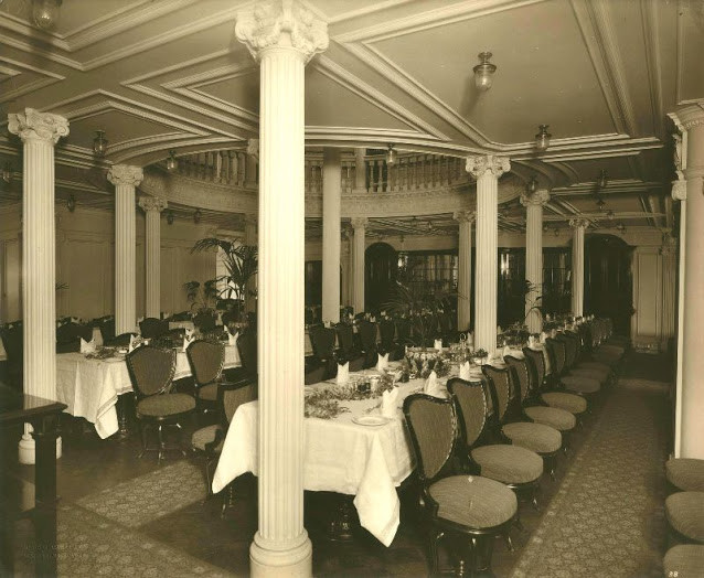 Tàu RMS Lusitania thực hiện chuyến hành trình trên trong bối cảnh khu vực Đại Tây Dương, bao gồm vùng biển xung quanh nước Anh là nơi diễn ra cuộc chiến trên biển khốc liệt giữa Đức với một số nước khác.