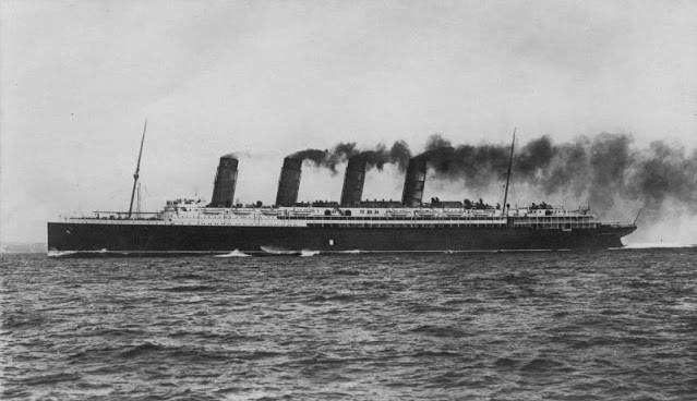 Trước khi bị đắm, tàu RMS Lusitania được trang bị động cơ tuabin có thể di chuyển với tốc độ 46 km/h. Với vận tốc này, RMS Lusitania trở thành con tàu có vận tốc nhanh thứ hai thế giới, chỉ sau tàu Mauretania.