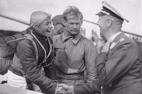 Trong số này, Không quân Đức quốc xã triển khai dự án "Selbstopfer" (có nghĩa Liều chết) kể từ tháng 2/1944.