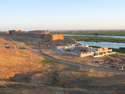 Kết quả là 19 binh sĩ La Mã bị lực lượng Ba Tư dồn vào một đường hầm cao 2m, dài 11m. Chính tại nơi này, vũ khí hóa học được sử dụng để tiêu diệt lính La Mã.